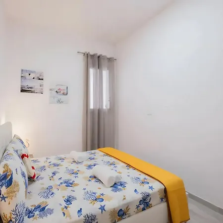 Azure Retreat In Apartment